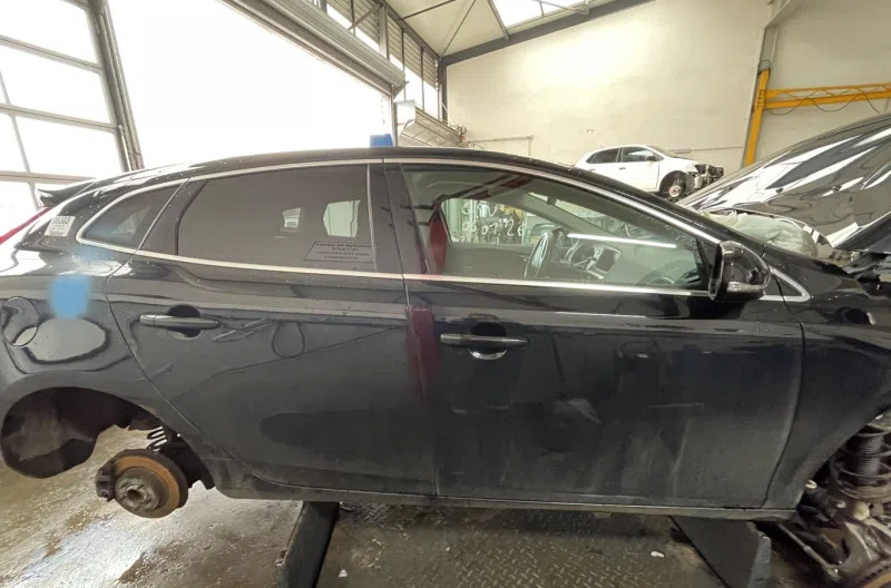 Porte arriere droit pour VOLVO V 40 2 PHASE 1 BREAK