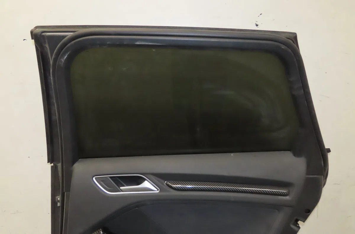 Porte arrière droite Audi A3 Sportback (8VA, 8VF) 1.6 tdi (2012) occasion