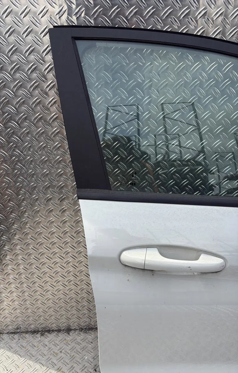 Porte arrière droite FORD FIESTA 7 PHASE 1 occasion