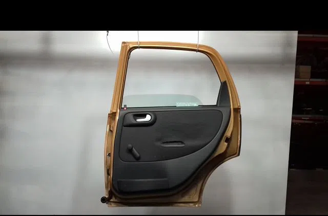 Porte arrière droite Opel CORSA C (X01) 1.3 cdti (f08, f68) (2003-2009) occasion