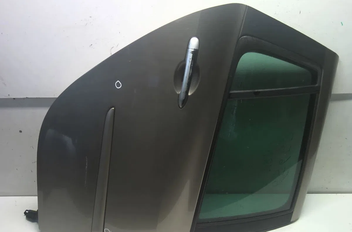 Porte arrière droite Renault CLIO III Grandtour (KR0-1_) 1.5 dci (kr0f) (2007-2012) 5 portes occasion