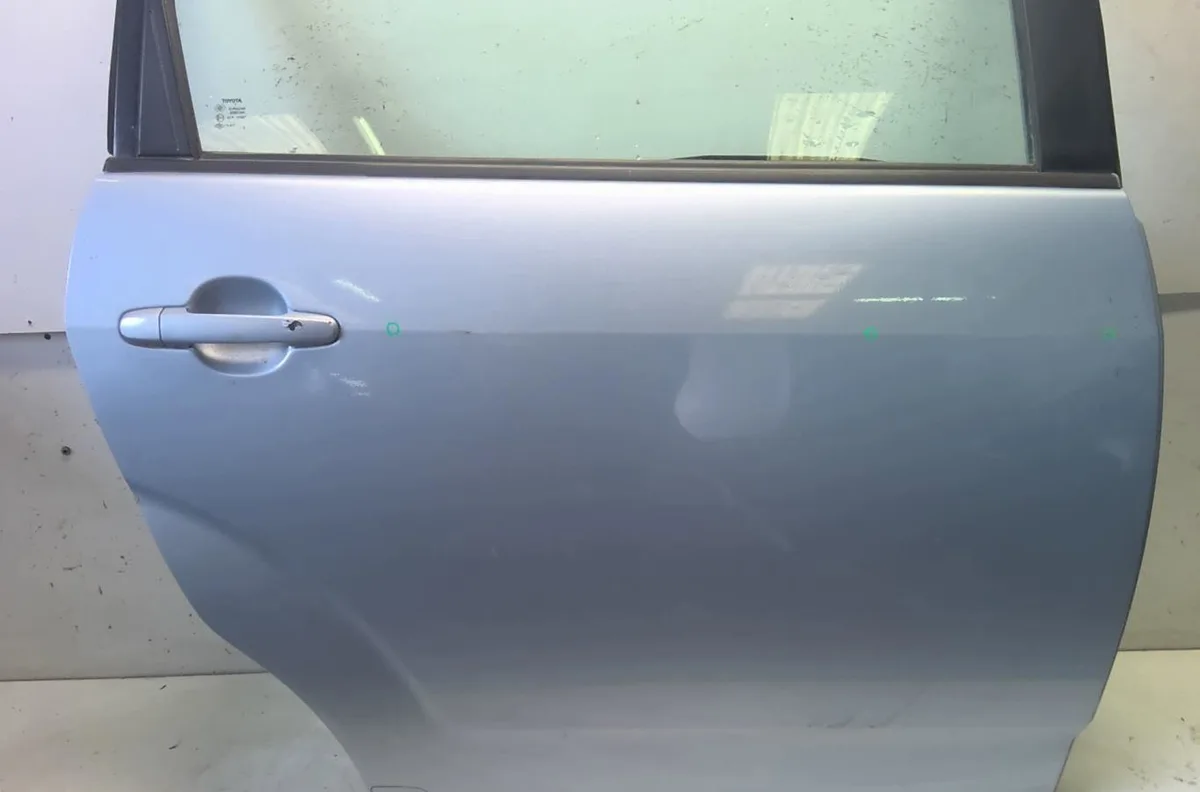 Porte arrière droite Toyota COROLLA Verso (ZER_, ZZE12_, R1_) 1.8 (znr11_) (2004-2009) occasion
