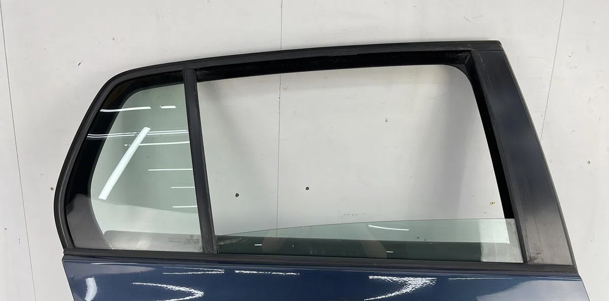 Porte arrière droite VOLKSWAGEN GOLF 5 occasion