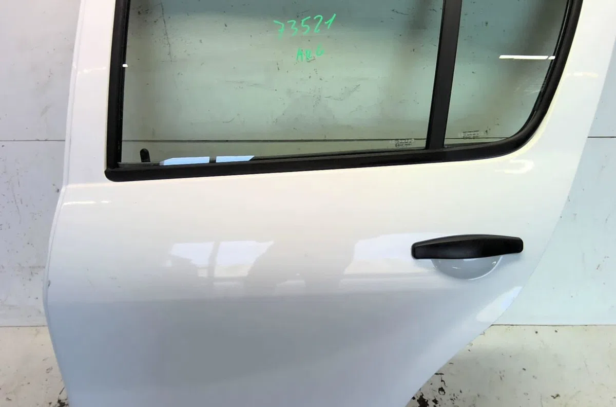 Porte arrière gauche Dacia SANDERO 1.4 mpi lpg (2009) occasion