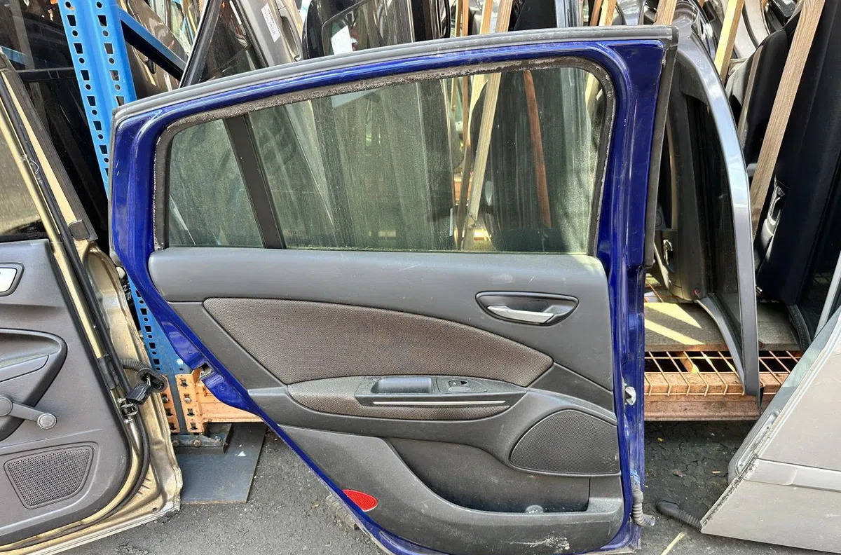 Porte arrière gauche Fiat BRAVO II (198_) 1.6 d multijet (198axh1b) (2007-2014) 5 portes occasion