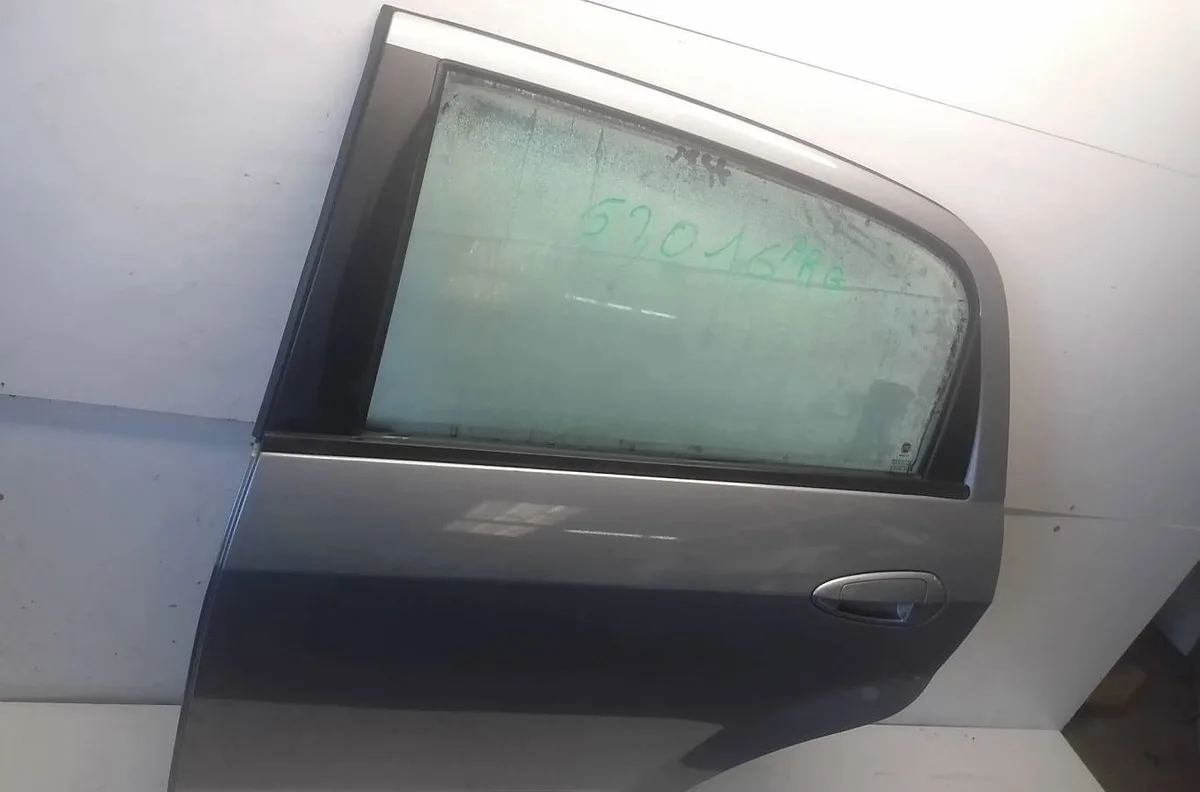 Porte arrière gauche Fiat PUNTO EVO (199_) 1.3 d multijet (199axc1a, 199bxc1a, 199axt1a, 199bxt1a) (2009-2012) 3 portes 