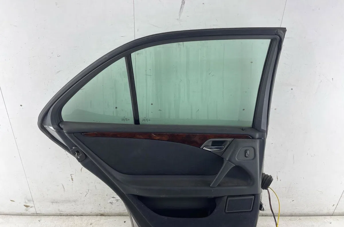 Porte arrière gauche MERCEDES CLASSE E 210 PHASE 1 occasion