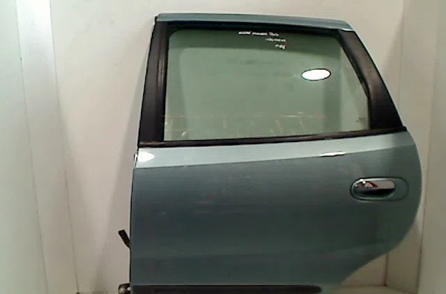 Porte arrière gauche NISSAN ALMERA TINO 2001 occasion
