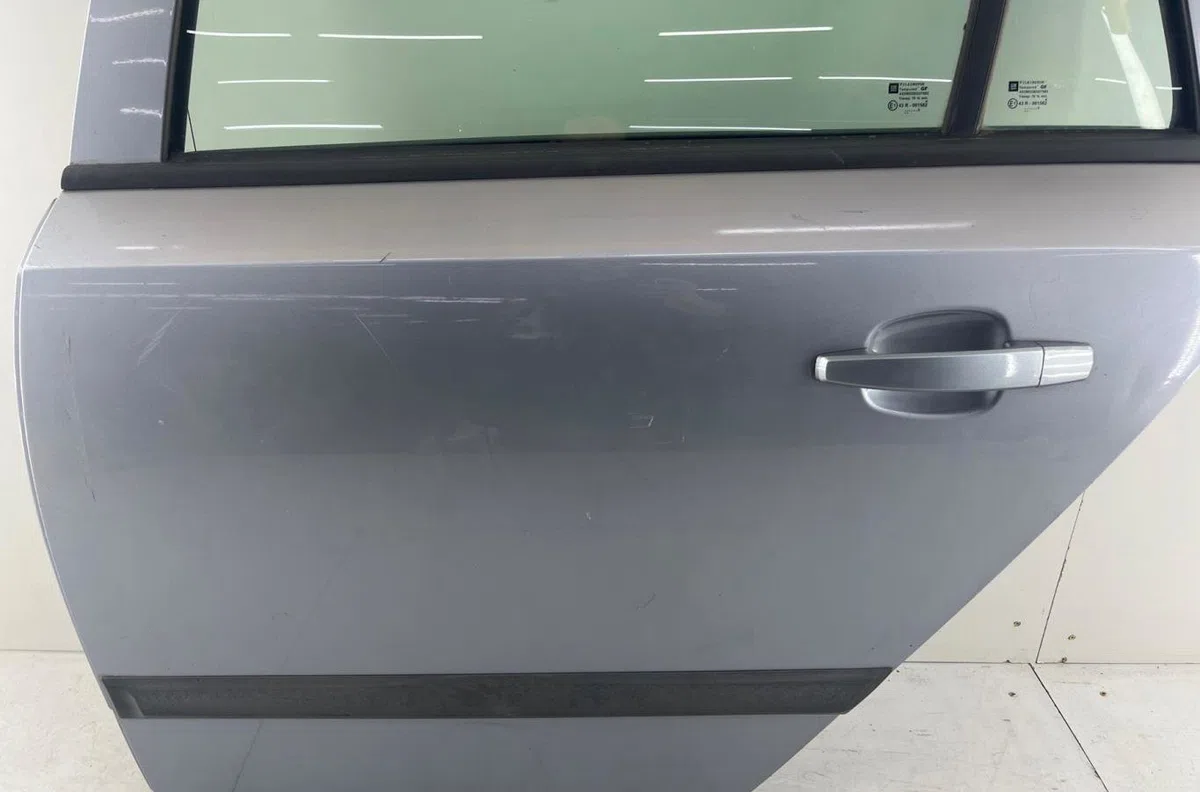 Porte arrière gauche OPEL ASTRA H PHASE 1 BREAK occasion