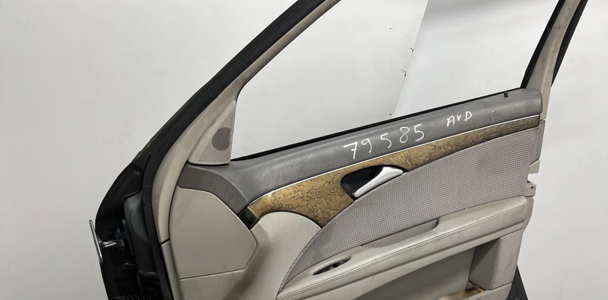 Porte avant droite MERCEDES CLASSE E 211 PHASE 1 occasion