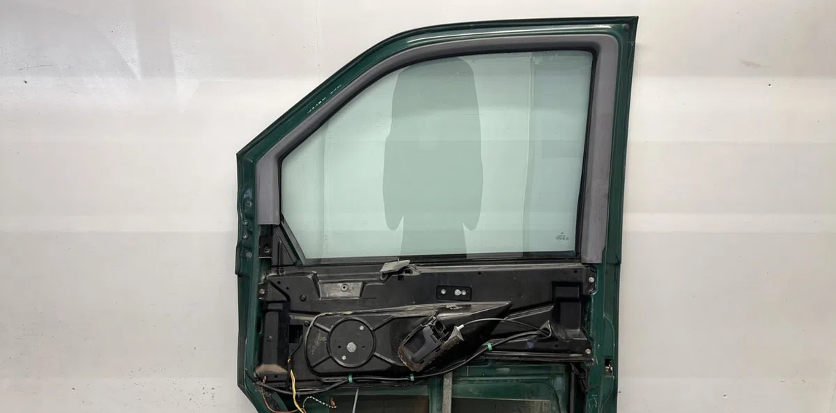 Porte avant droite MERCEDES VITO 638 occasion