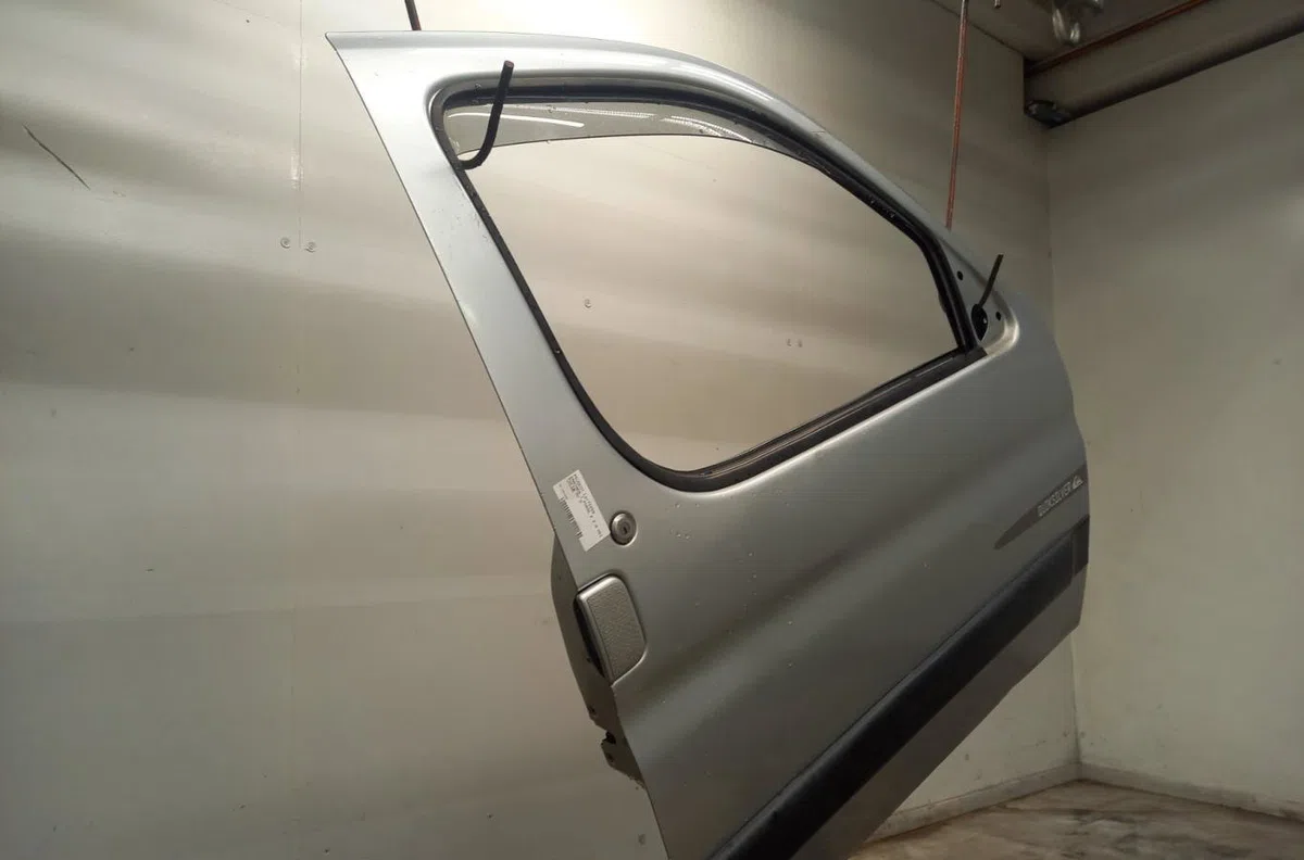 Porte avant droite PEUGEOT PARTNER 1 PHASE 2 occasion