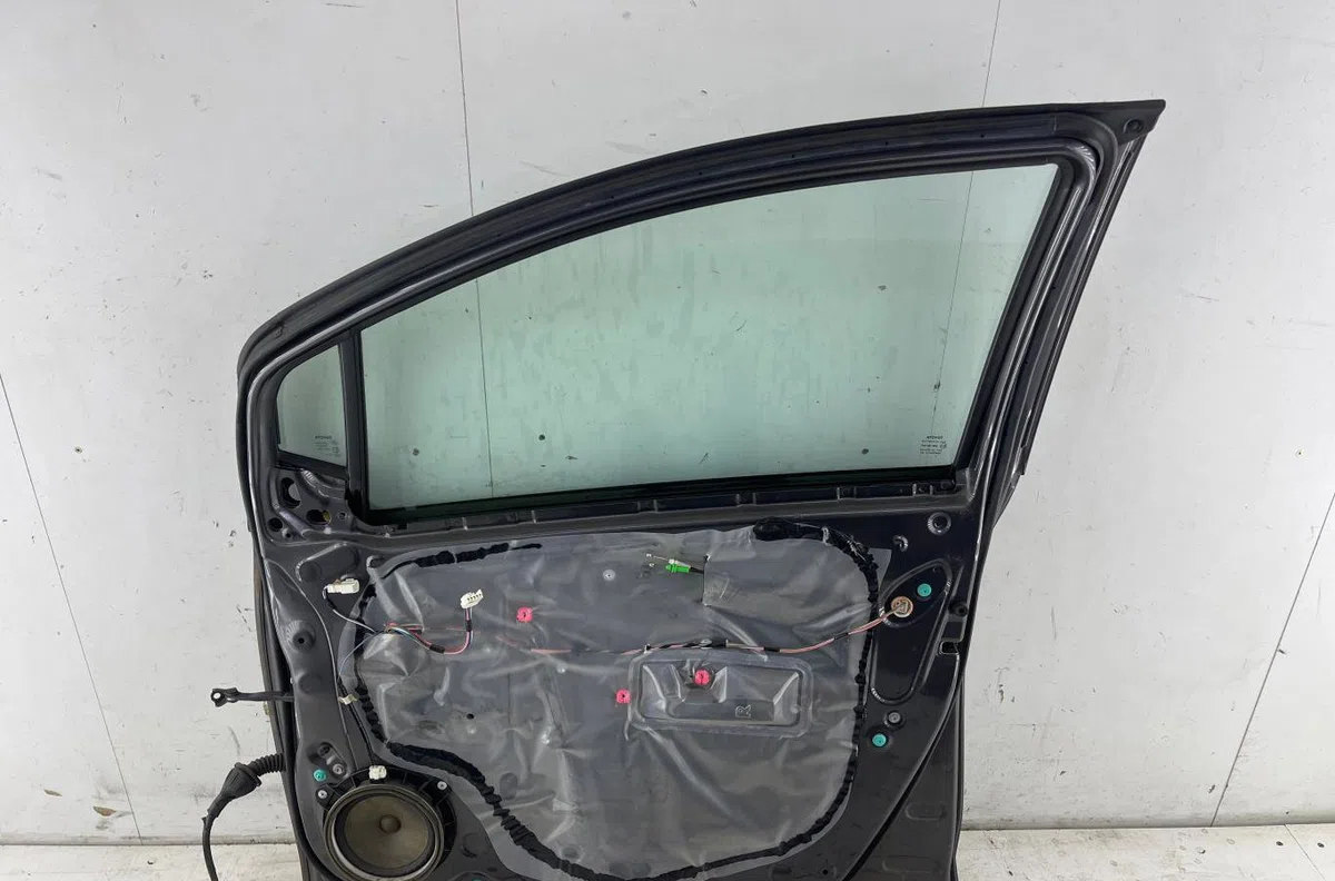 Porte avant droite TOYOTA YARIS 2 PHASE 2 occasion