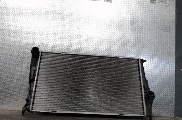 Radiateur BMW SERIE 1 E82  SERIE 1 E82 COUPE occasion