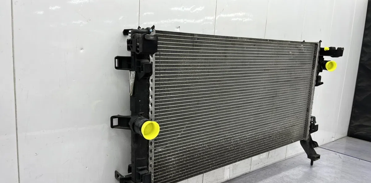 Radiateur RENAULT LAGUNA 3 PHASE 1 occasion