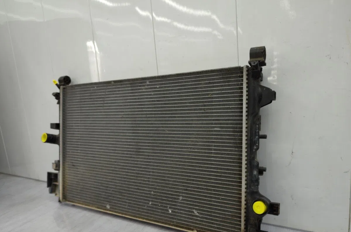 Radiateur SAAB 9.3 2 SPORT HATCH PHASE 1 BREAK occasion
