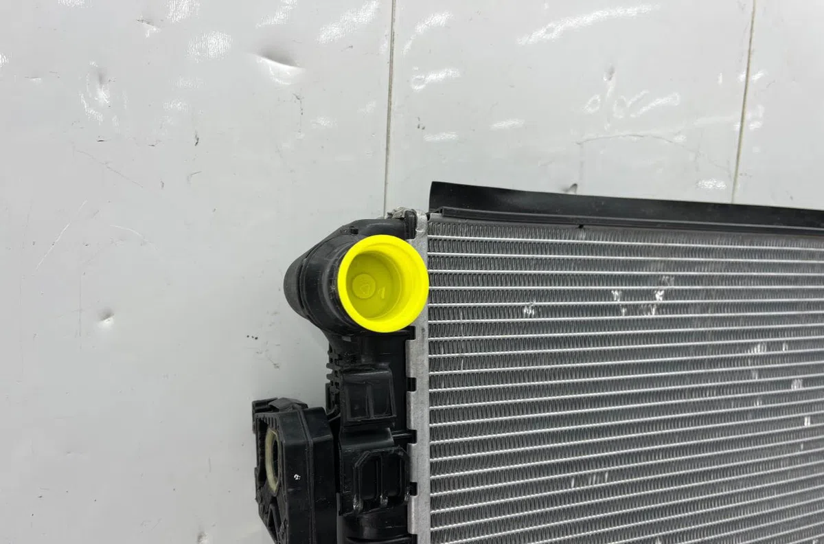 Radiateur VOLKSWAGEN POLO 6 PHASE 2 occasion