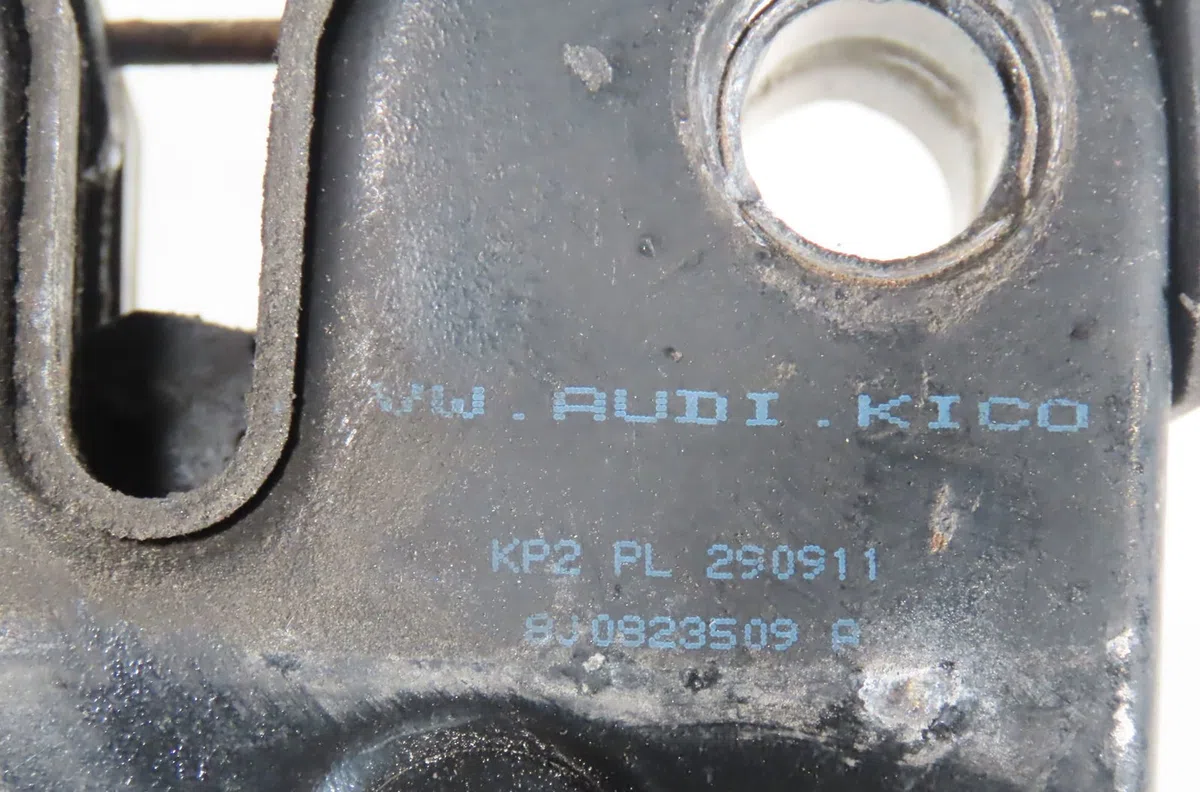 Serrure capot Audi TT (8J3) 2.0 tfsi (2006-2010) occasion