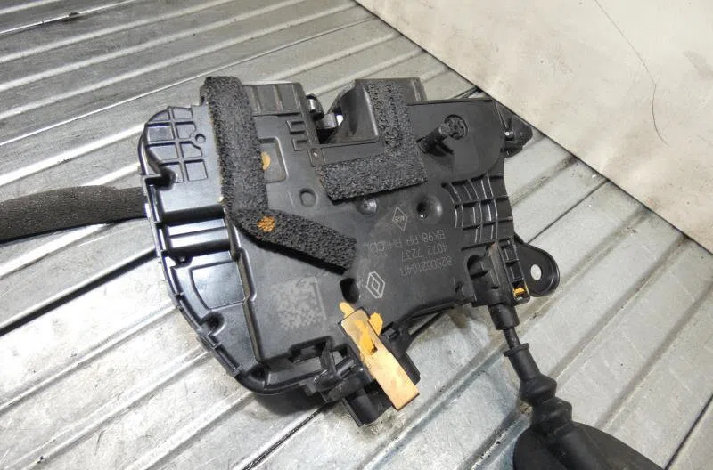 Serrure porte ard RENAULT CLIO 4 PHASE 1 occasion