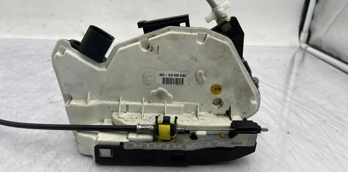 Serrure porte ard SEAT IBIZA 4 PHASE 1 occasion