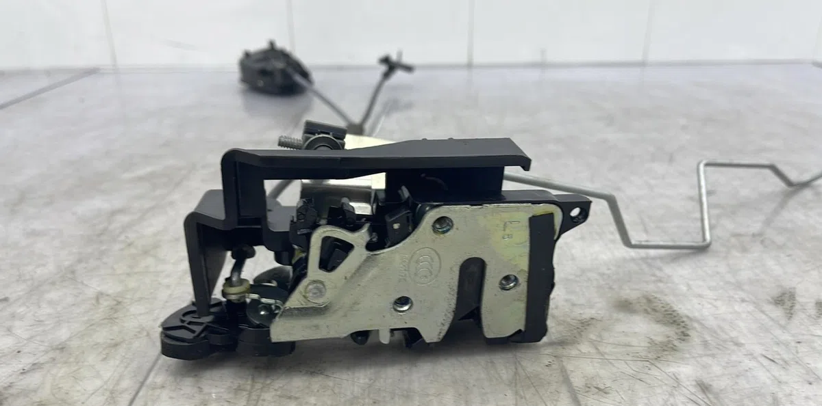 Serrure porte arg CHEVROLET SPARK PHASE 1 occasion