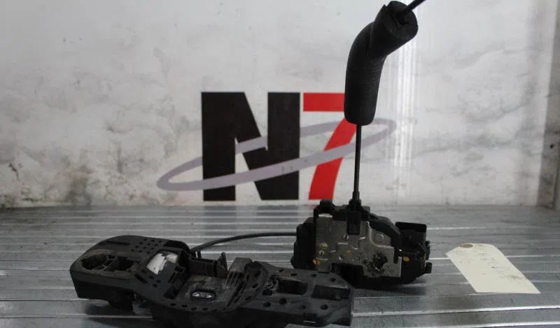 Serrure porte arg RENAULT MEGANE 3 PHASE 1 occasion