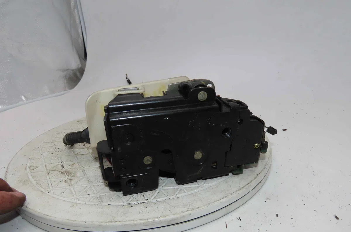 Serrure porte arg VOLKSWAGEN PASSAT IV occasion