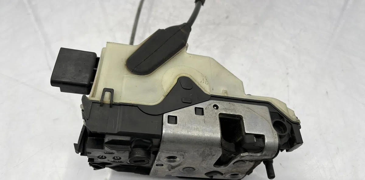 Serrure porte avd CITROEN C4 2 PHASE 1 occasion