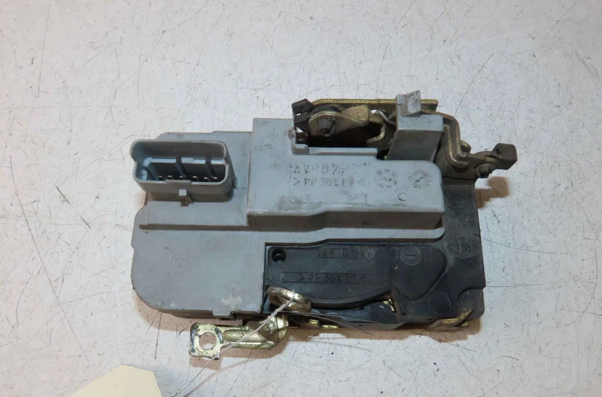 Serrure porte avd PEUGEOT 206 CC occasion