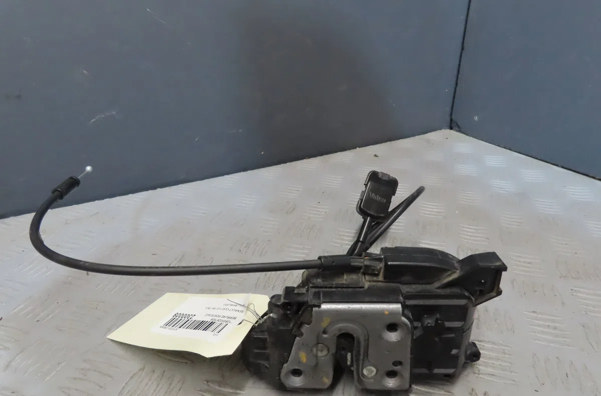 Serrure porte avd RENAULT CLIO 2012 occasion