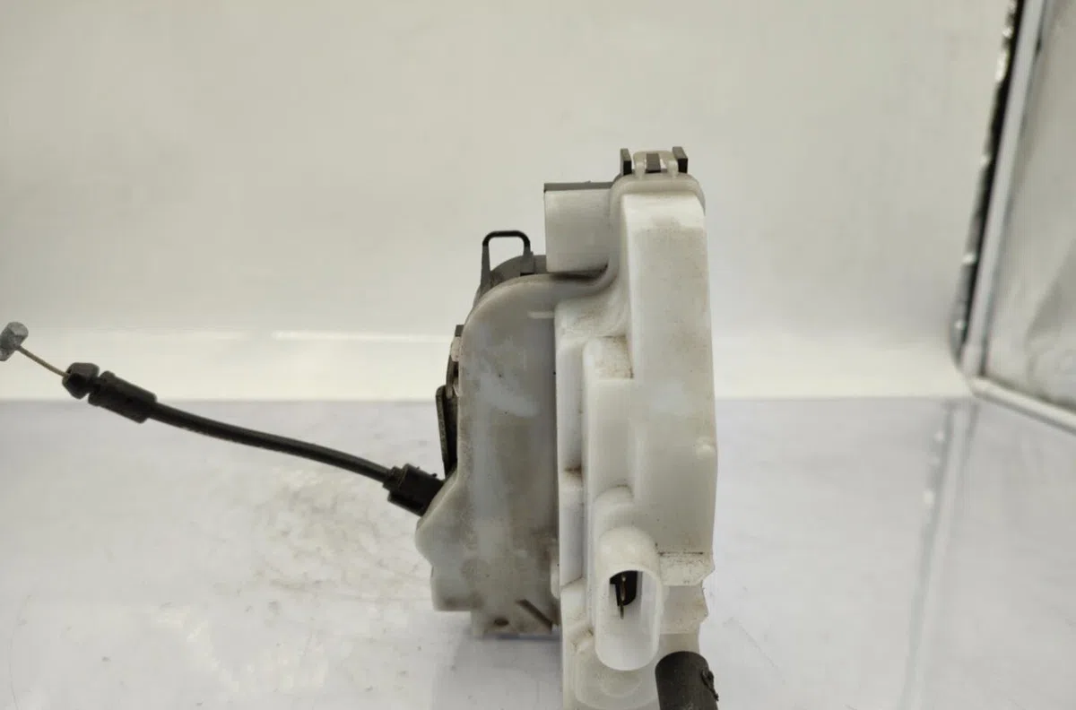 Serrure porte avd RENAULT SCENIC 2 PHASE 2 occasion