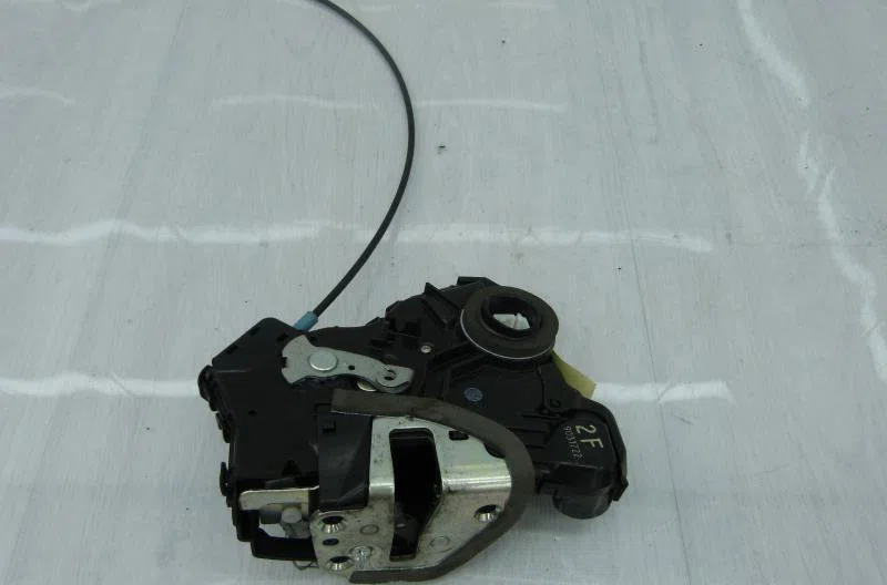 Serrure porte avd TOYOTA IQ occasion