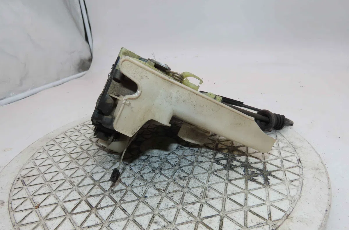Serrure porte avd VOLKSWAGEN POLO IV occasion