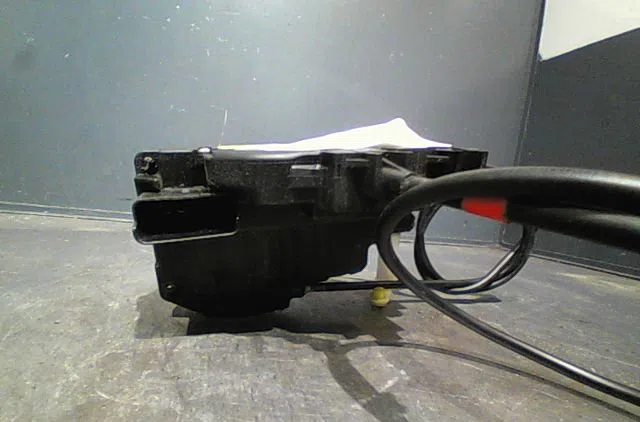 Serrure porte avg Nissan NOTE (E11, NE11) 1.4 (2006-2012) occasion