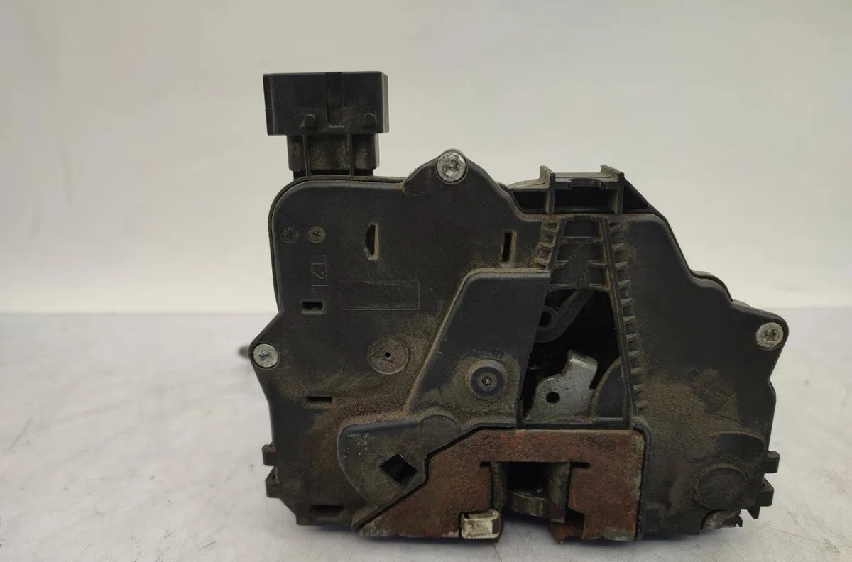 Serrure porte avg OPEL CORSA D PHASE 1 occasion