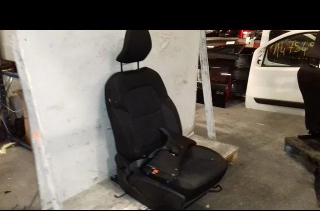 Siège avant droit Renault CLIO V (B7_) Tce 90 (b7mt) (2020) occasion