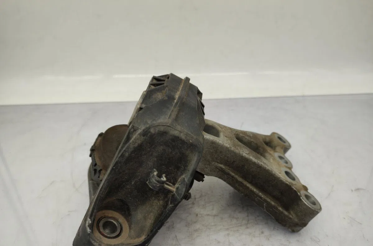 Support moteur PEUGEOT 208 1 PHASE 1 occasion