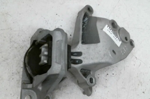 Support moteur Renault AUSTRAL Tce 160 (hgmj) (2022) occasion
