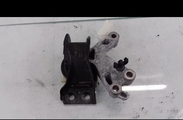 Support moteur Renault CLIO IV (BH_) 1.2 tce 120 (bhm0) (2013) occasion