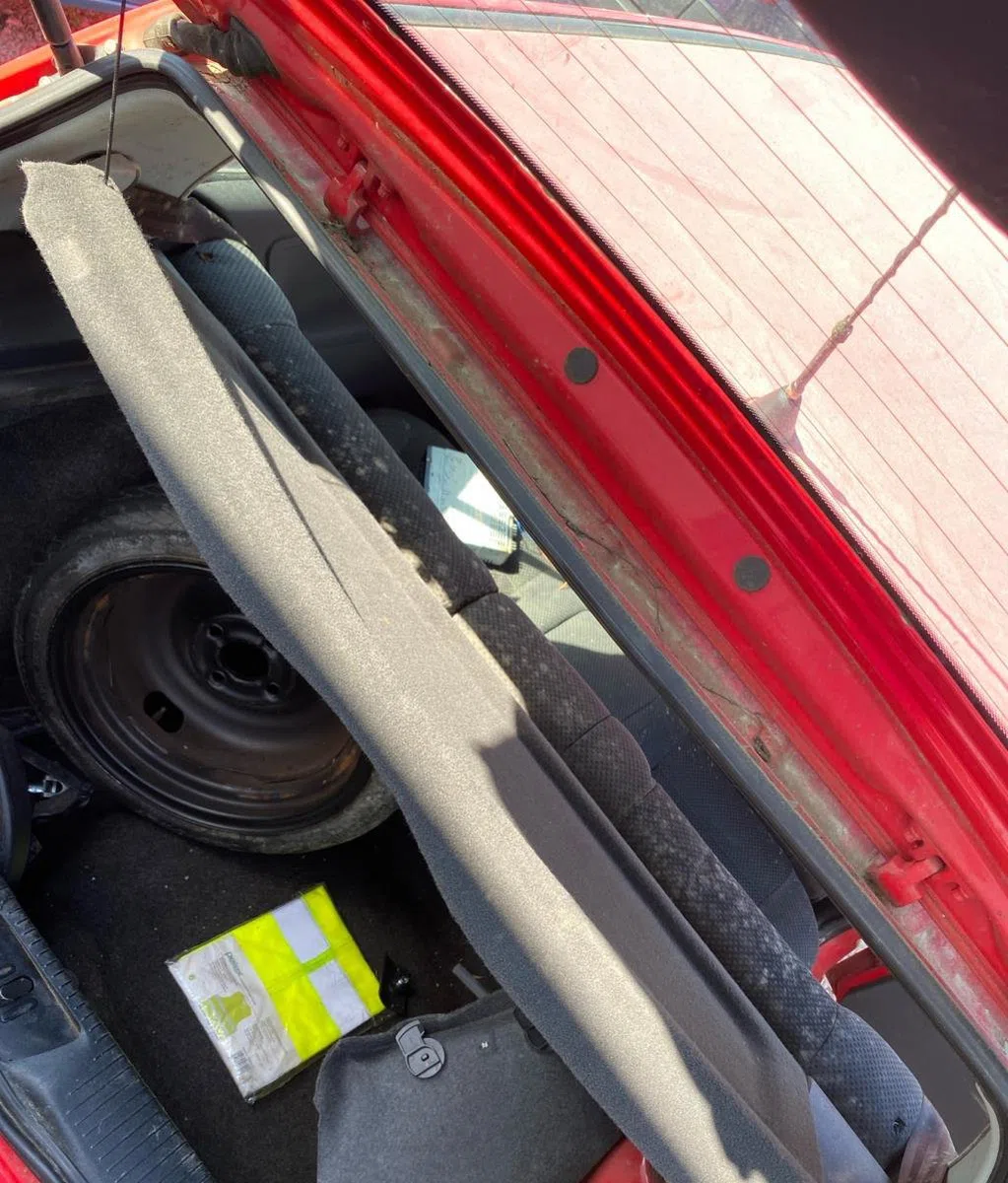 Tablette plage arrière VOLKSWAGEN POLO 3 PHASE 2 occasion