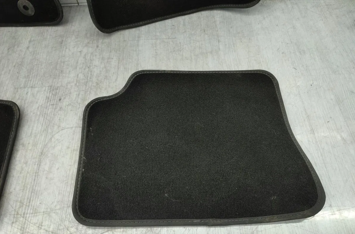 Tapis de sol PEUGEOT 208 2 occasion