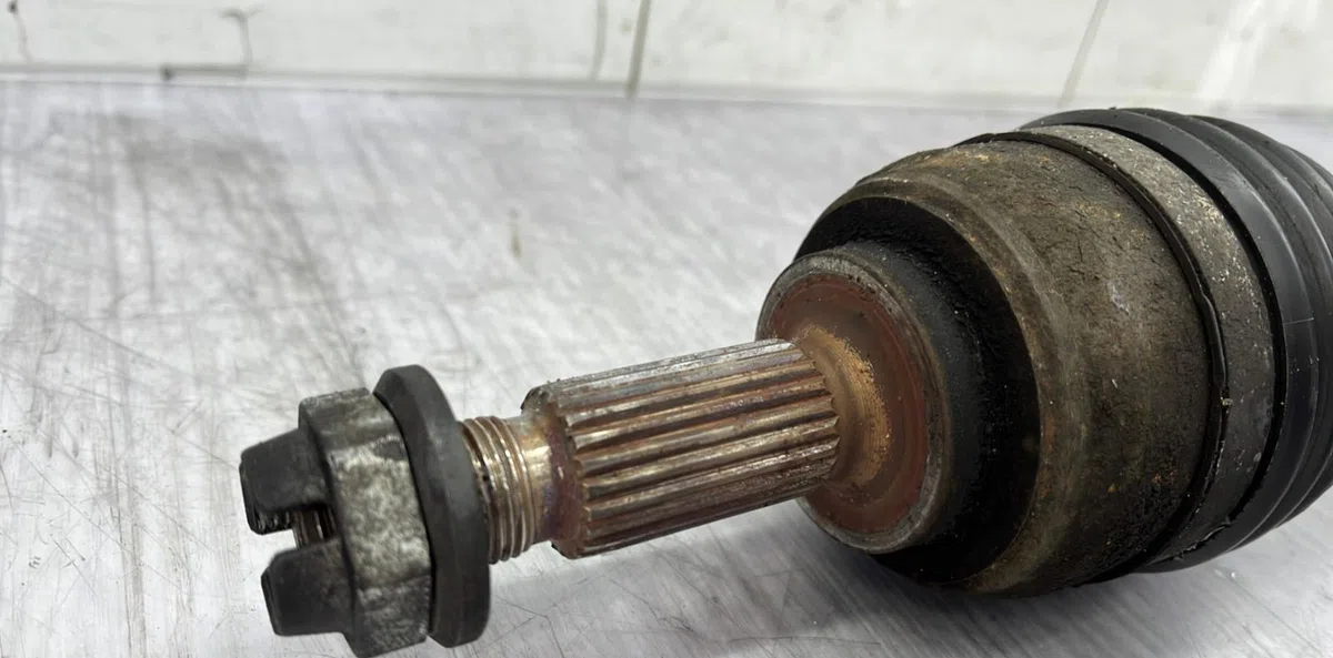 Transmission avant droite RENAULT CLIO 3 PHASE 2 BREAK occasion