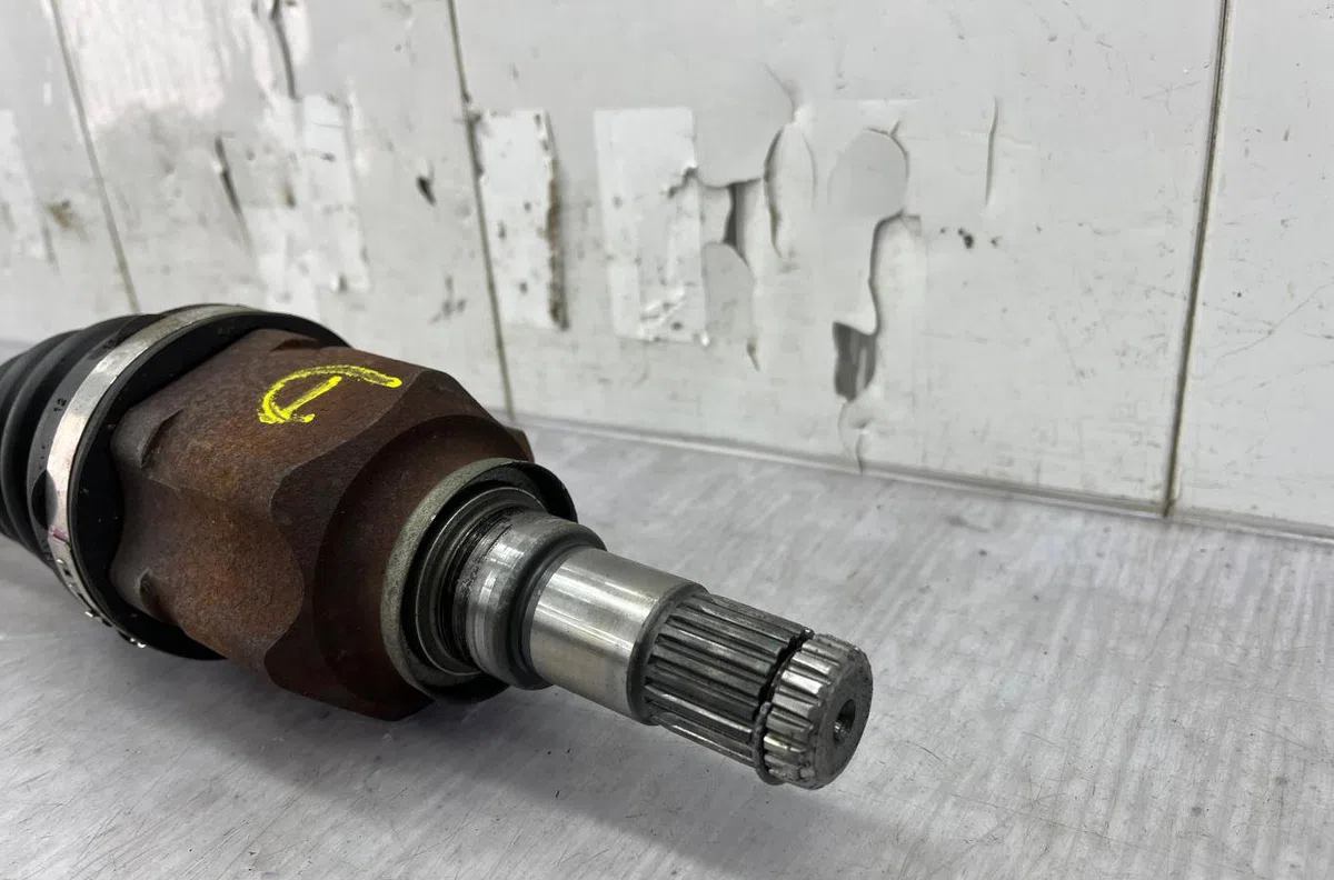 Transmission avant droite TOYOTA YARIS 2 PHASE 2 occasion