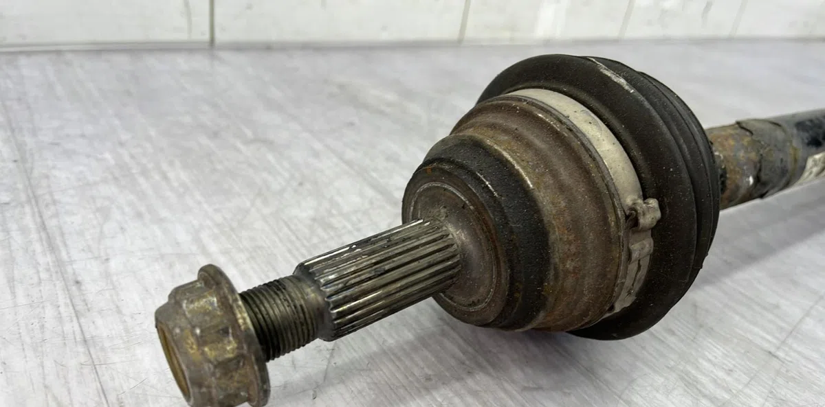 Transmission avant droite VOLKSWAGEN POLO 3 PHASE 1 occasion