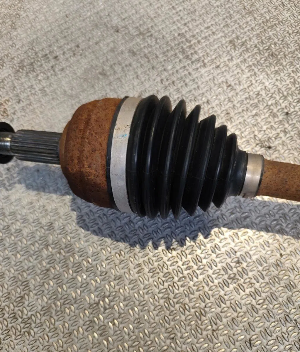 Transmission avant gauche DACIA DUSTER 1  DUSTER 1 PHASE 2 occasion