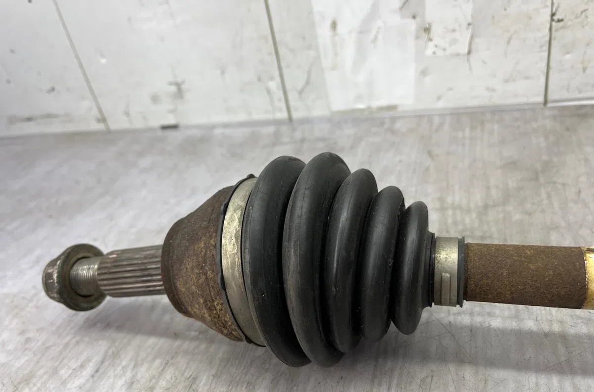 Transmission avant gauche FORD FIESTA 6 PHASE 1 occasion