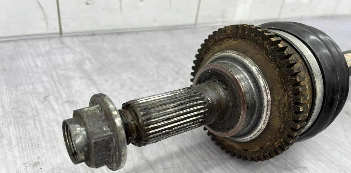 Transmission avant gauche KIA CARNIVAL 1 occasion