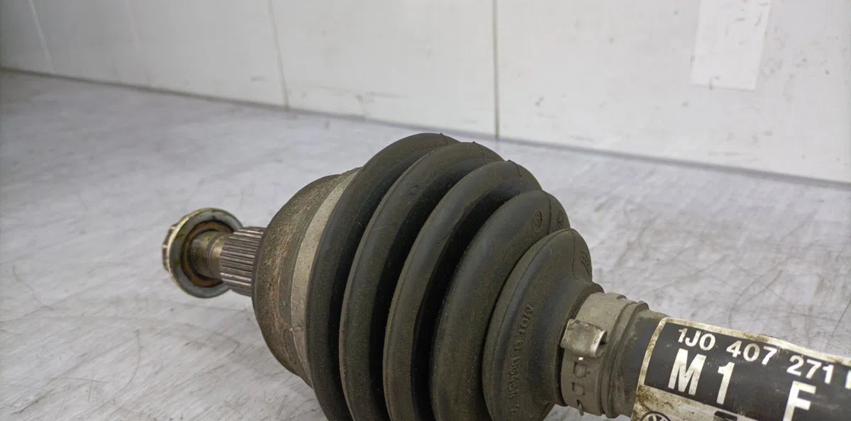 Transmission avant gauche VOLKSWAGEN GOLF 4 occasion