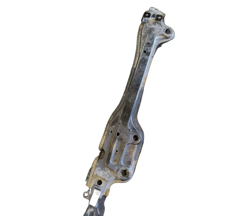 TRAVERSE INFERIEUR ARMATURE AVANT RENAULT TALISMAN 7098R