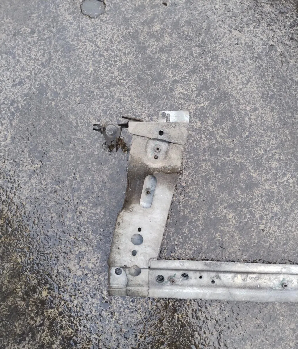 Traverse inférieure armature avant RENAULT GRAND SCENIC 2 PHASE 2 occasion